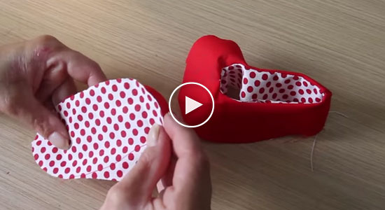 Patrón para hacer zapatos de bebé con polka dots